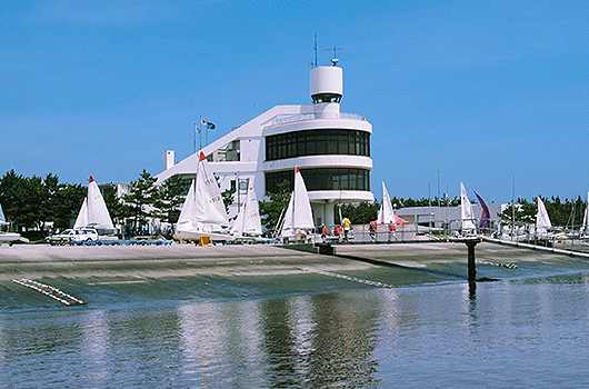 稲毛ヨットハーバー